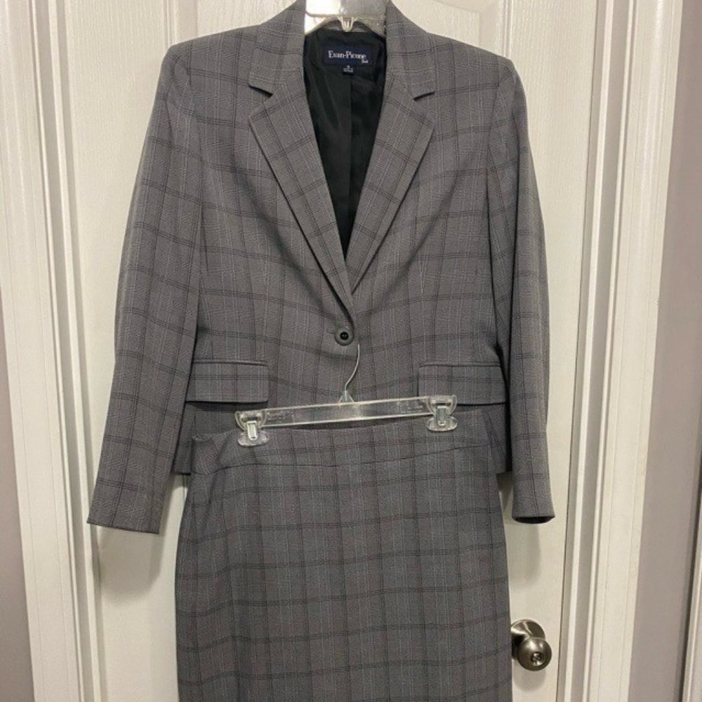 Evan Picone Women's suit- blazer and skirt